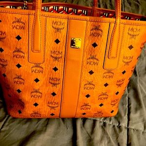 MCM
Liz Reversible Medium Visetos Tote Bag